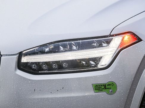 Used 2022 Volvo XC90 T8 Inscription w/ Advanced Package image 4