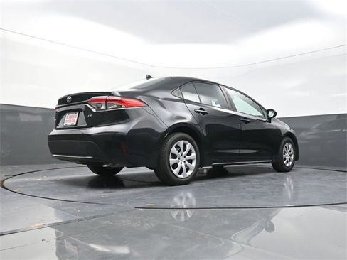 Used 2020 Toyota Corolla LE image 33