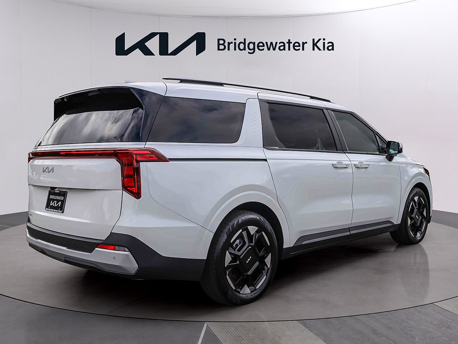 Used 2026 Kia Carnival EX FWD image 6