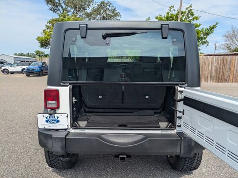 Used 2018 Jeep Wrangler Sport AWD/4WD image 13