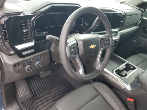 Used 2025 Chevrolet Silverado 2500 LTZ w/ LTZ Premium Package image 13