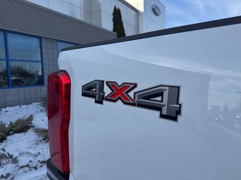 Used 2025 Ford F350 XLT image 14