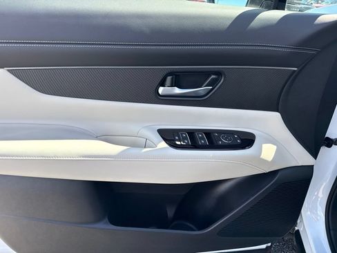 Certified 2025 Nissan Murano SV AWD/4WD image 14