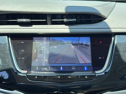 Used 2024 Cadillac XT6 Premium Luxury w/ Technology Package FWD image 15