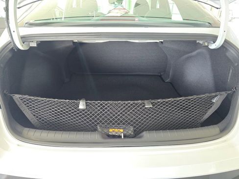 New 2025 Hyundai Elantra SEL image 14