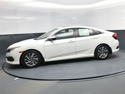 Used 2016 Honda Civic EX image 3