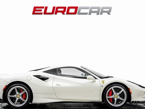 Used 2021 Ferrari F8 Tributo image 6