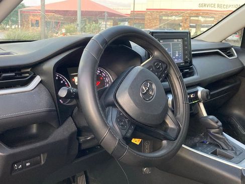 Used 2021 Toyota RAV4 LE image 24