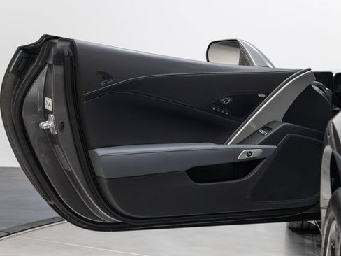 Used 2015 Chevrolet Corvette Z06 w/ 3LZ Preferred Equipment Group image 45