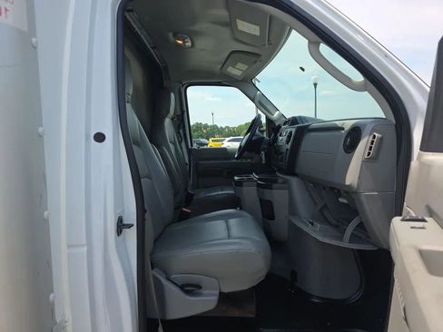 Used 2018 Ford E-350 and Econoline 350 Super Duty w/ Power Windows & Locks Group RWD image 31
