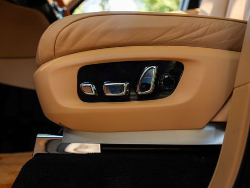 Used 2023 Rolls-Royce Cullinan Black Badge w/ Leather Finishing Pack image 20