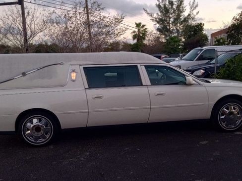 Used 2002 Cadillac De Ville Hearse image 5