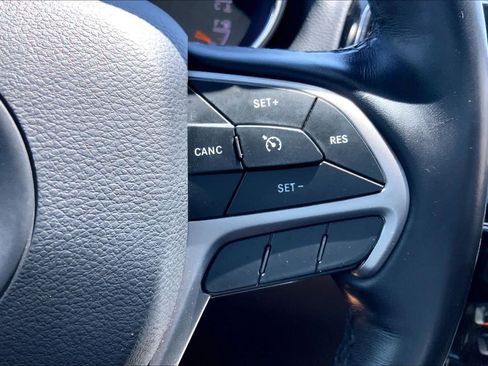 Used 2020 Jeep Grand Cherokee Altitude AWD/4WD image 24