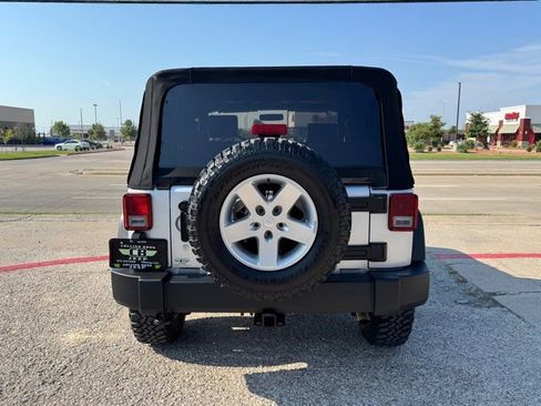 Used 2009 Jeep Wrangler X image 4