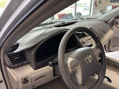 Used 2011 Toyota Camry LE w/ LE Extra-Value Pkg FWD image 12