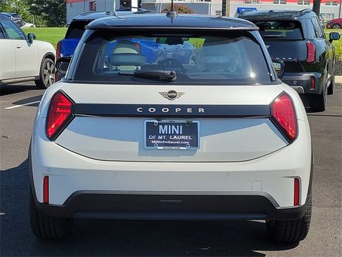 Used 2025 MINI Cooper 2-Door Hardtop image 6