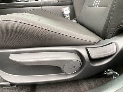 New 2025 Hyundai Elantra SEL image 14