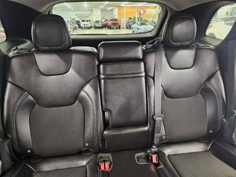 Used 2019 Jeep Cherokee Latitude Plus w/ Comfort/Convenience Group FWD image 12