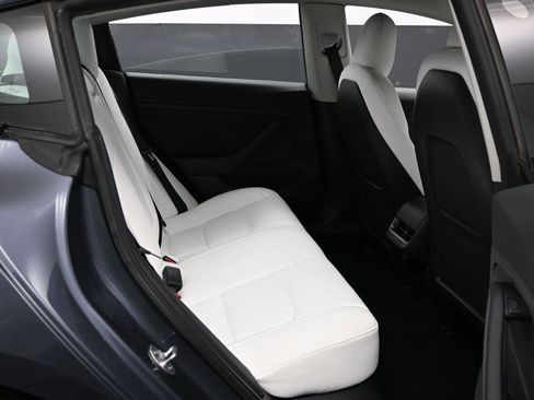 Used 2023 Tesla Model 3 Standard Range image 36