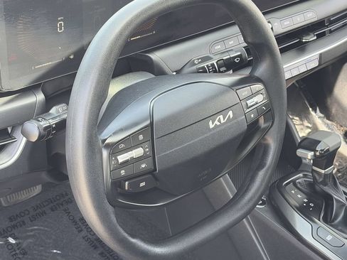 Used 2025 Kia K4 FWD image 12