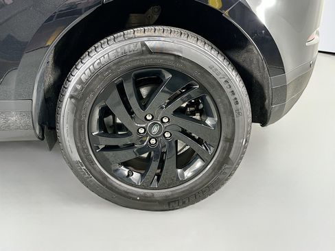 Certified 2025 Land Rover Range Rover Evoque S image 34