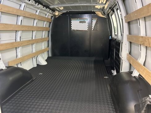 Used 2023 GMC Savana 2500 w/ Driver Convenience Package image 19