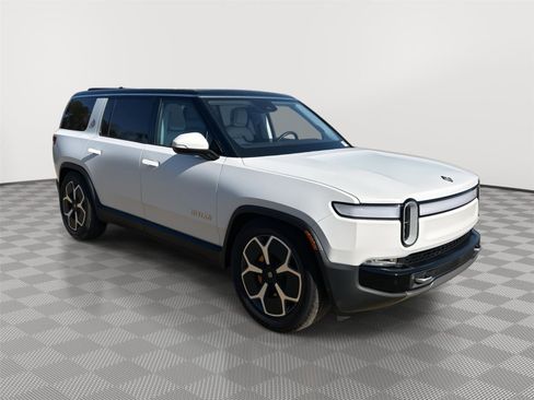 Used 2024 Rivian R1S Adventure image 25