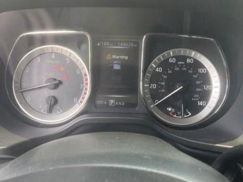 Used 2017 Nissan Titan SV RWD image 1