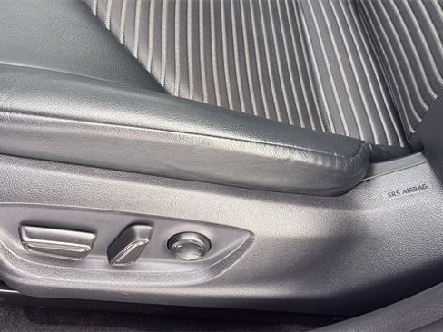 Used 2019 Toyota Camry SE image 21