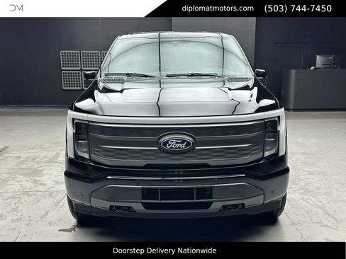 Used 2025 Ford F150 Lightning Lariat image 11