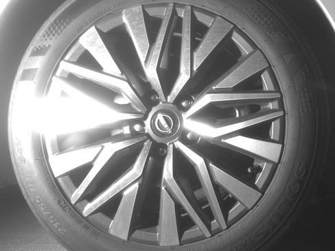 Used 2025 Nissan Altima 2.5 SV FWD image 13