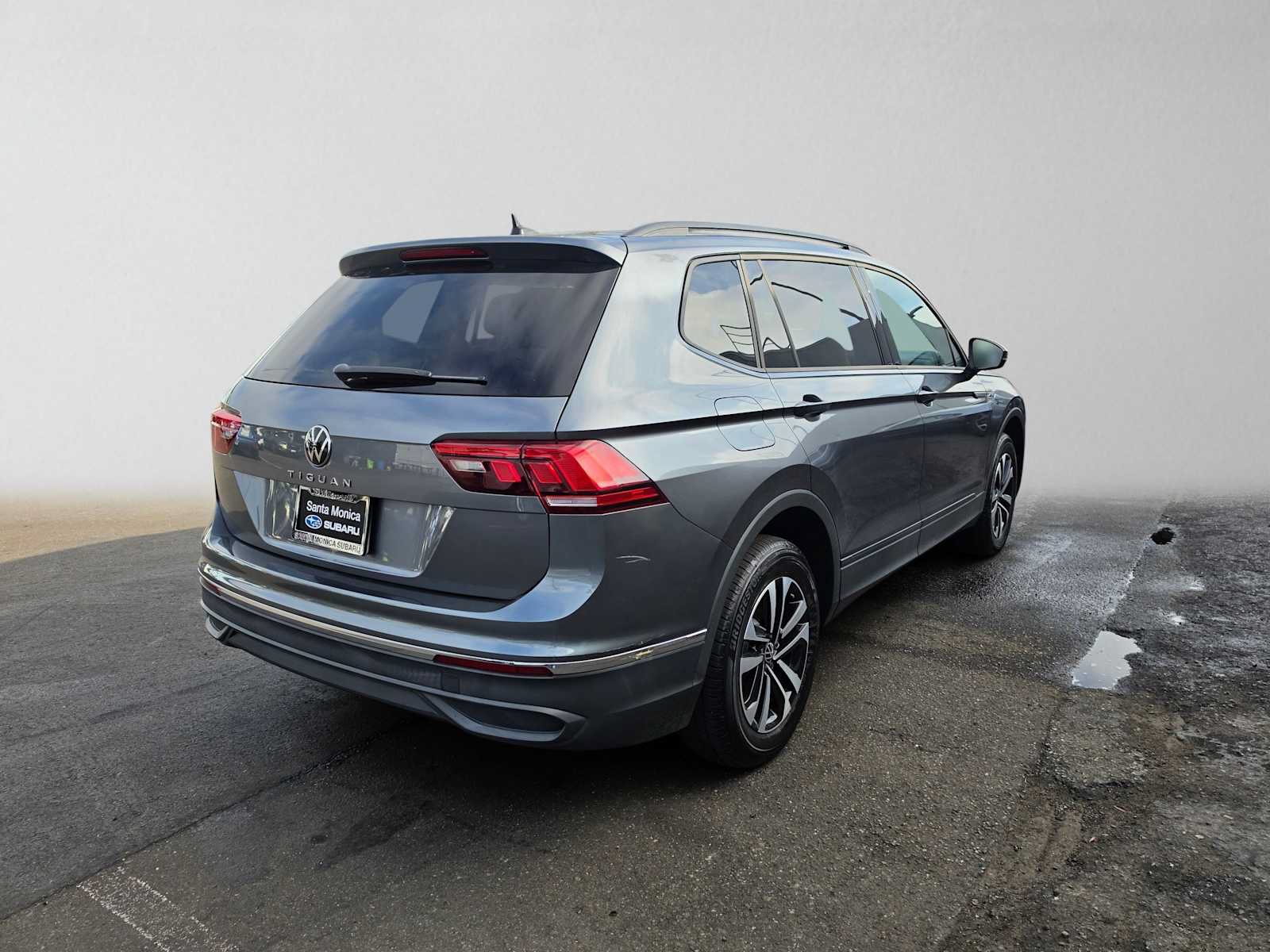 Used 2022 Volkswagen Tiguan S FWD image 3