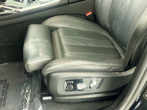 Used 2023 BMW X7 xDrive40i w/ M Sport Package AWD/4WD image 18