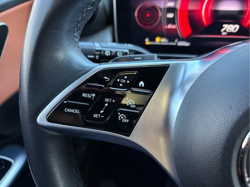 Used 2023 Mercedes-Benz GLC 300 GLC 300 image 28