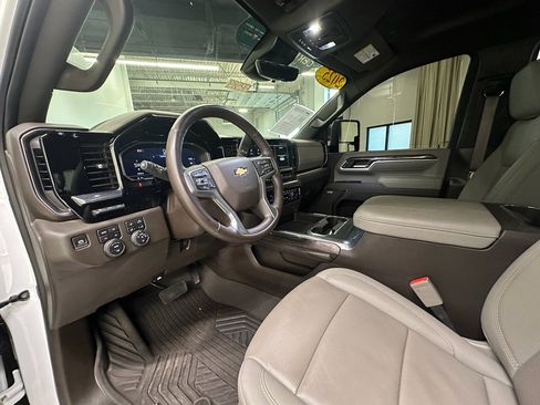 Certified 2025 Chevrolet Silverado 2500 LTZ w/ LTZ Premium Package image 27