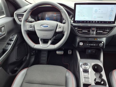 Used 2023 Ford Escape ST-Line w/ Tech Pack #1 AWD/4WD image 6