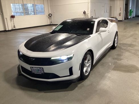 Used 2020 Chevrolet Camaro LT image 1