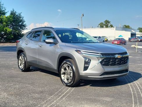 Certified 2026 Chevrolet Trax LT w/ Driver Confidence Package FWD image 31