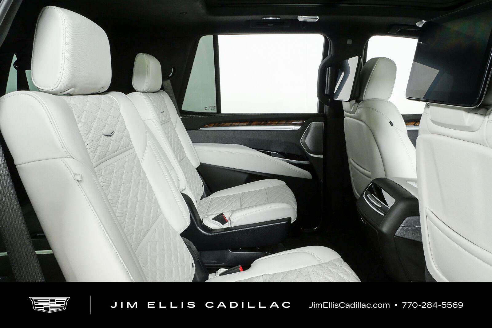 Used 2025 Cadillac Escalade Sport Platinum AWD/4WD image 23