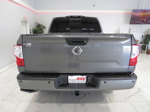 Used 2019 Nissan Titan PRO-4X w/ Pro-4x Convenience Package AWD/4WD image 4