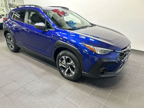 Used 2024 Subaru Crosstrek 2.0i Premium w/ Crosstrek Mirror Package AWD/4WD image 2