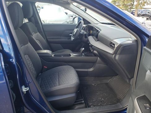 Certified 2025 Nissan Kicks SV image 24