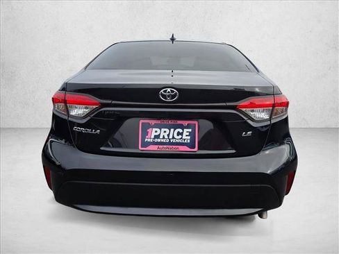 Used 2022 Toyota Corolla LE image 7