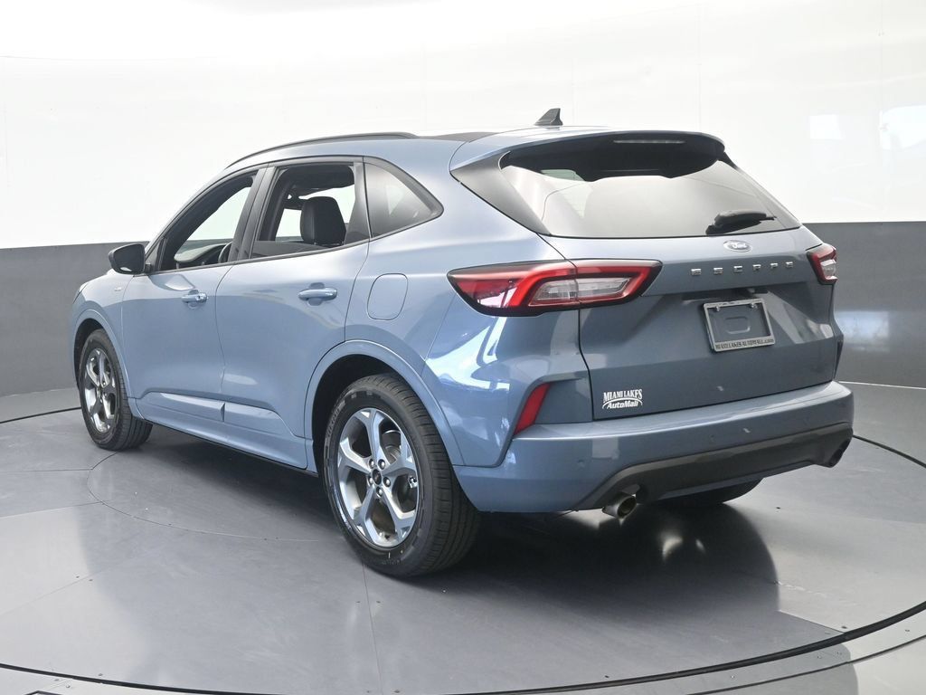 Used 2024 Ford Escape ST-Line w/ Tech Pack #1 FWD image 4