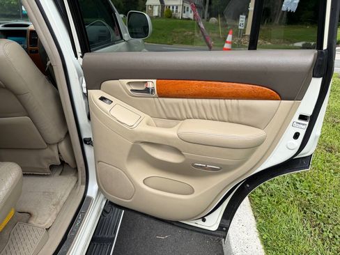 Used 2004 Lexus GX 470 AWD/4WD image 16
