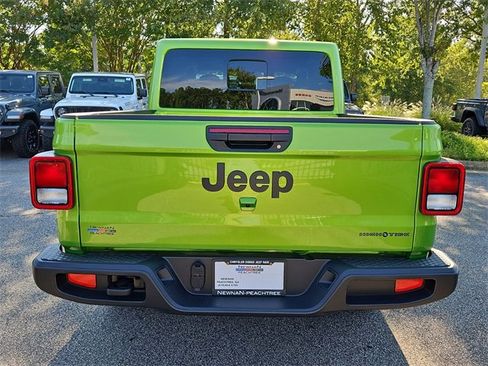 New 2025 Jeep Gladiator High Tide image 4