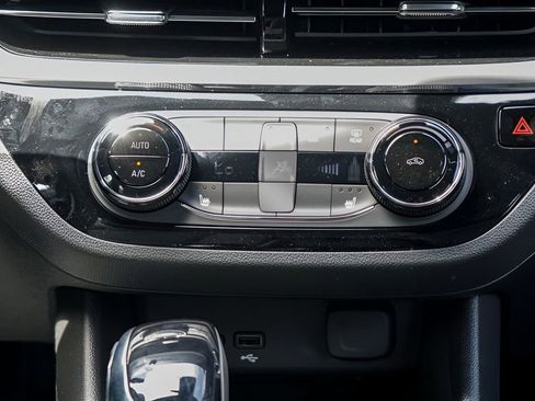 New 2026 Buick Envista Sport Touring image 22