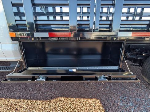 New 2026 Ford F550 4x4 Regular Cab Super Duty image 9