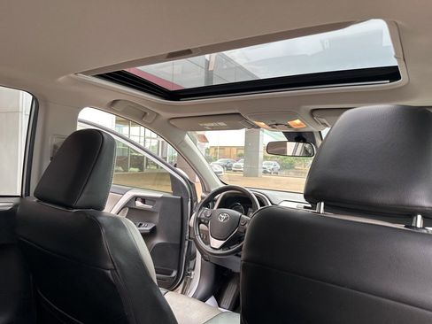 Used 2016 Toyota RAV4 XLE image 18