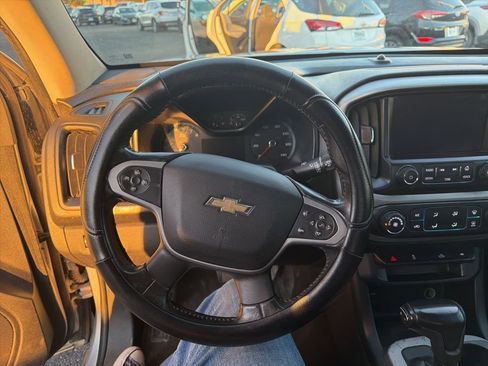 Used 2018 Chevrolet Colorado LT w/ LT Convenience Package image 13